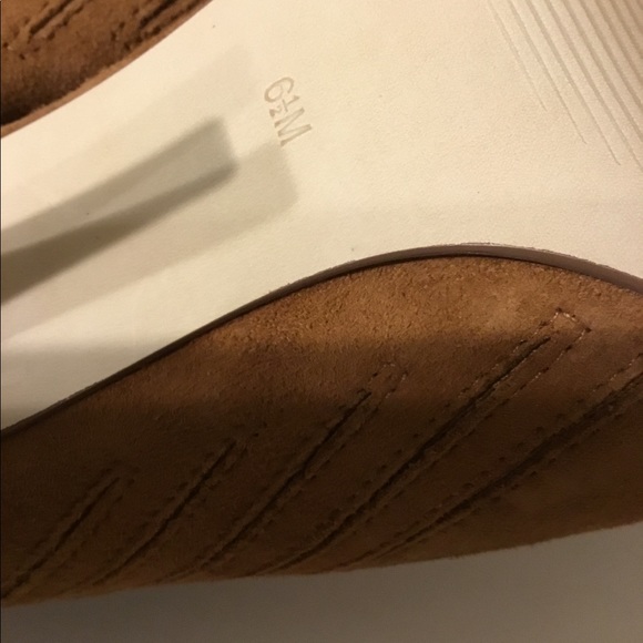 Guess Suede Shoes. Size 6.5 M - Picture 6 of 7